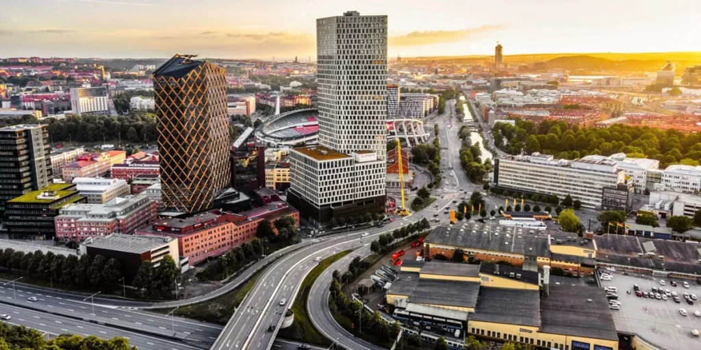 Kineum och City Gate i solnedgång
