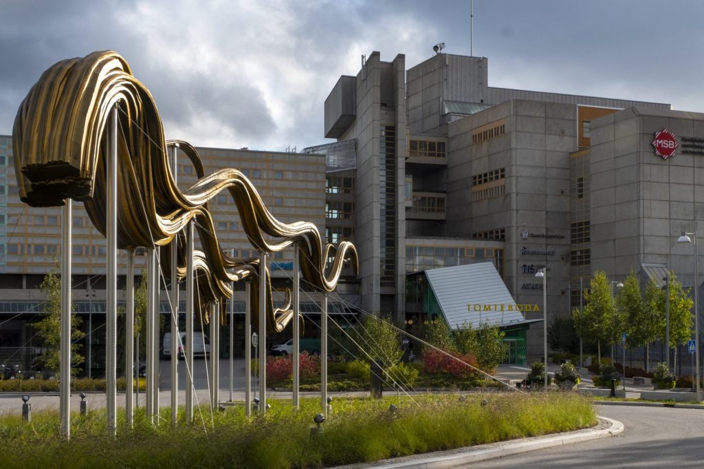 Tomtebodas tidigare postterminal är en av Sveriges största byggnader. 